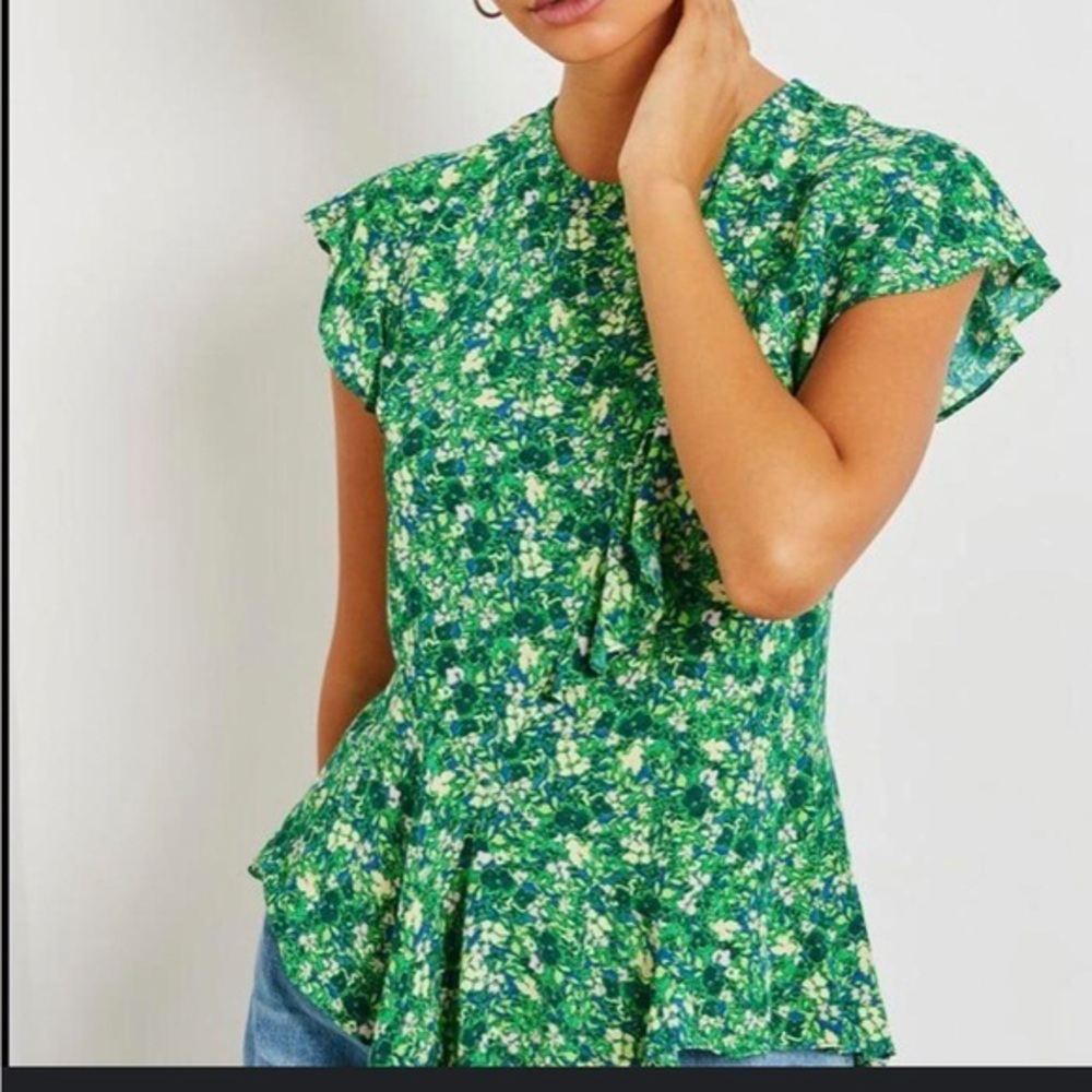 TopShop woman’s floral top - size 4 - great for st.Patricks day !!!! 🍀